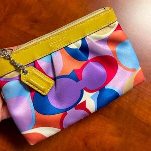 Coach Wristlet silk and patten leather